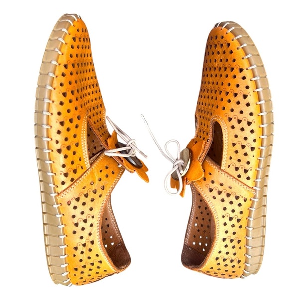 Spring Step Women's Sunflowery Slip-on Shoes Sz 8.5 Orange Perforated Leather - Picture 3 of 6